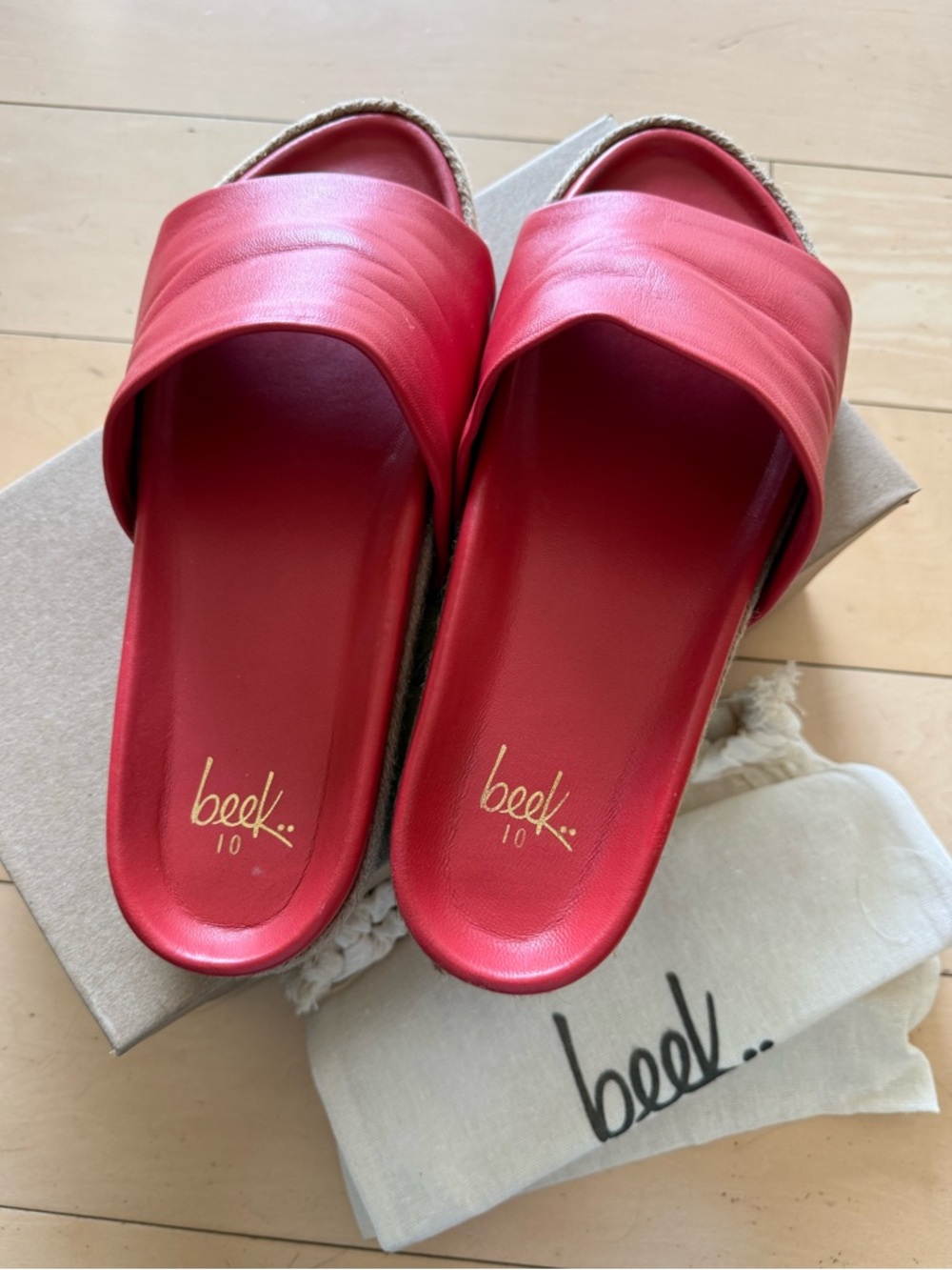 Beek Poppy Red Slide Sandals, Like New. Size 10